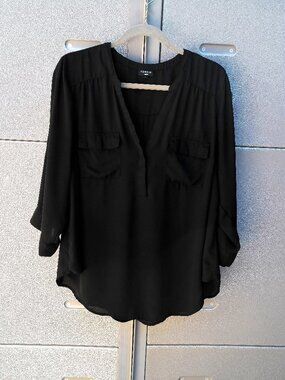 Torrid Harper Blouse Size 1X Black & Ivory Roll tab sleeves Lot of 2 Blouses